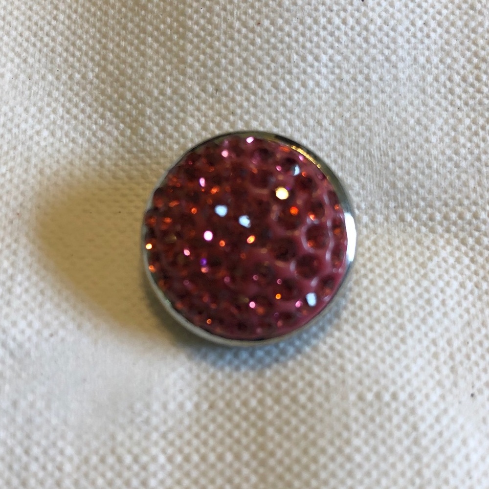 Pink sparkly Snap. Buy 3 get 1 free!